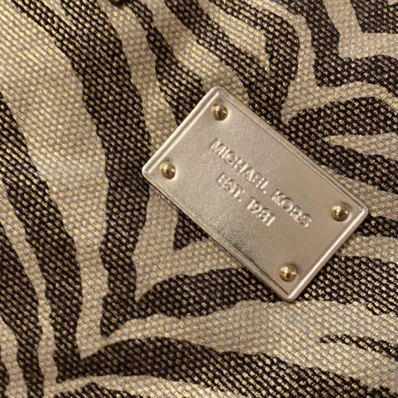 Michael Kors Metallic Zebra Print Tote Purse NEW Animal Print Vegan - Picture 4 of 10